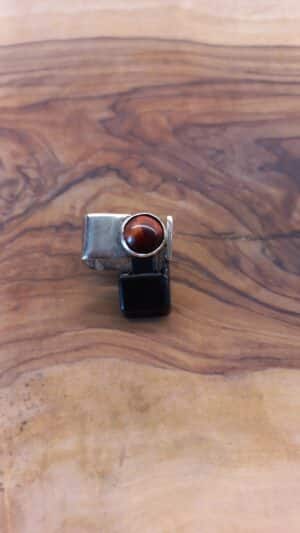 Vierkante zilveren ring met rode tijgeroog/drakenoog