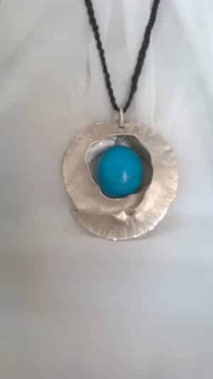 Navajo-stijl  hanger met turkooise bol